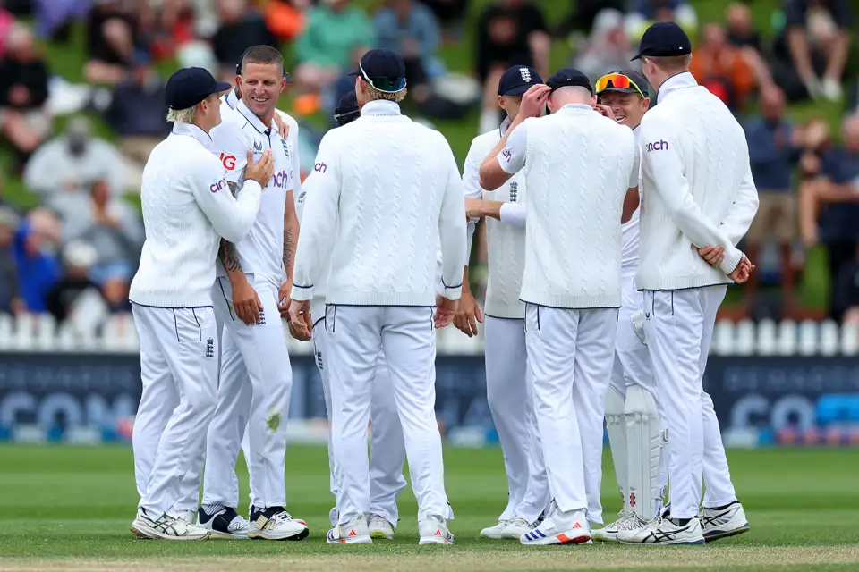 England's Crushing Victory Overshadows Blundell's Defiant Last Stand To Win Test Series By 0-2 .