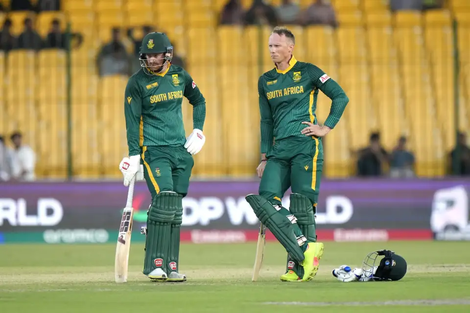 SA Claimed Top Spot In Group B After Demolished England Completely .