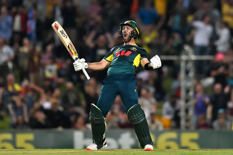 Maxwell's Destructive Half Century Claimed A High Thrilling Victory Over South Africa As Australia Cliched T20 Series by 2-1 .