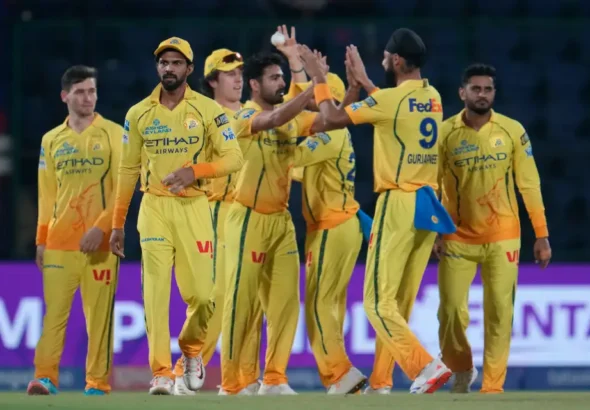 Bowlers and Samson Show Strong Performance in Playoff Push .