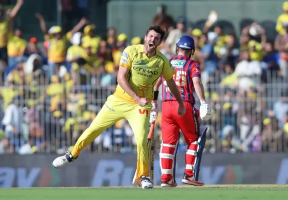 CSK makes it three wins in a row with Overton-Urvil's magical performance .
