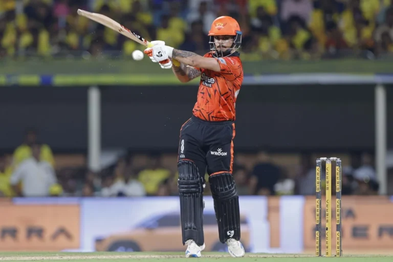 Sunrisers Hyderabad enters playoffs after Kishan's batting effort.